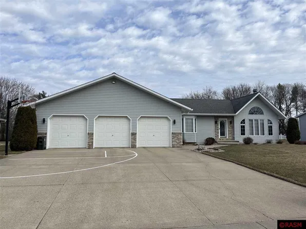 1110 5th St N, Saint James, MN 56081