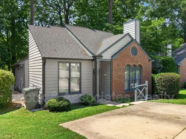 105 Ellsworth Pl, Cary, NC 27511