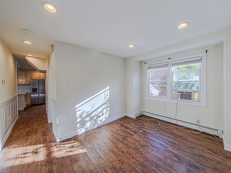 8-35 Lake St #1 — Photo 9