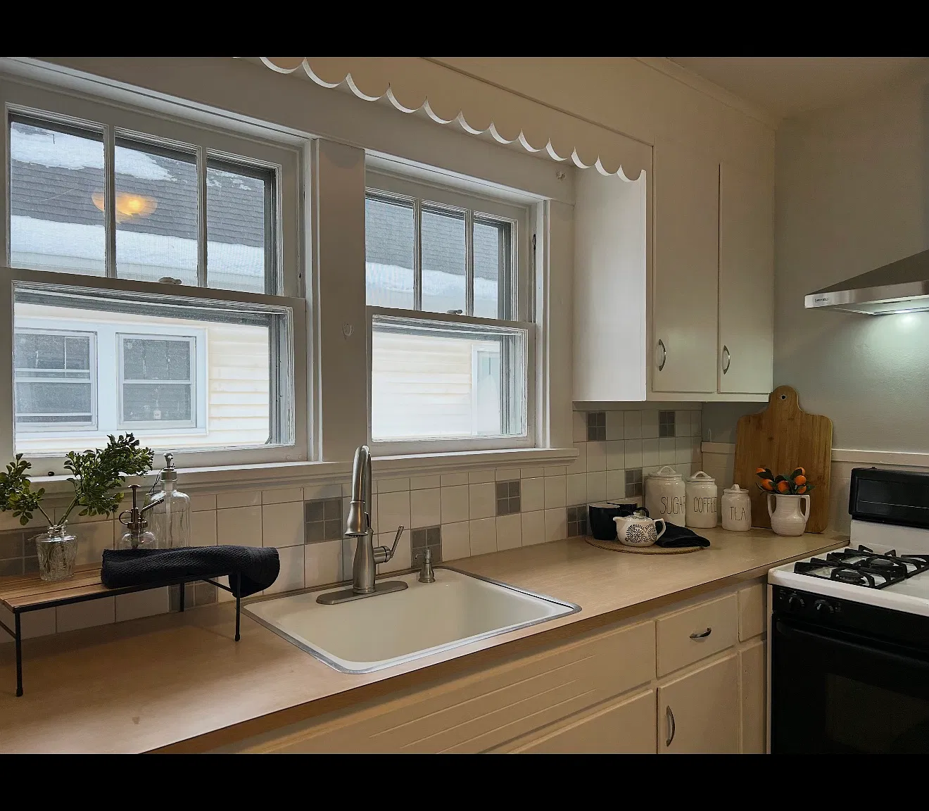 2 bed, 1100 sqft, $1,650 — Photo 3