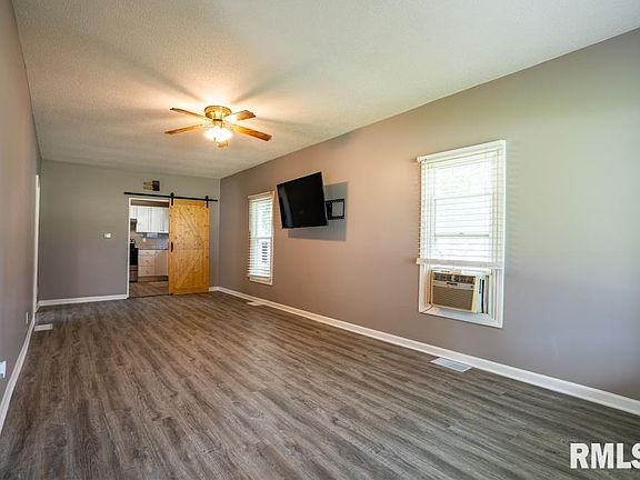 5th image of 1206 E Boulevard St