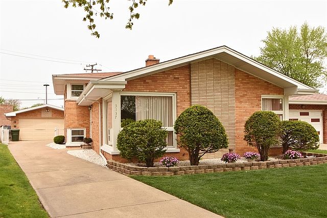 1st image of 3137 W 98th Pl
