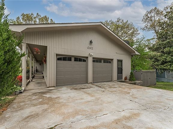 2nd image of 1 Ames Ln