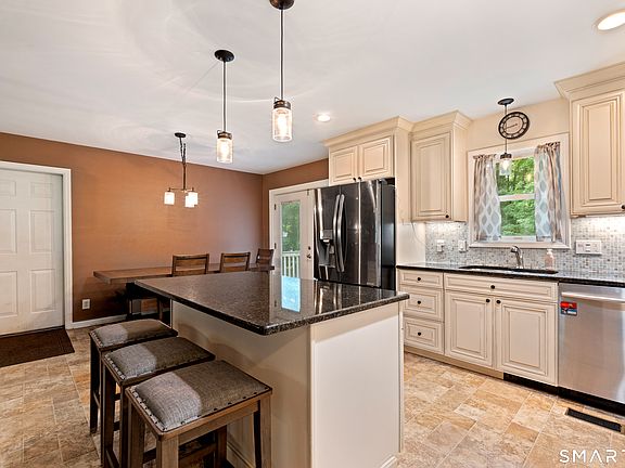 4th image of 25 Cook Road
