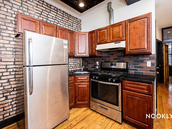 3rd image of 170 Irving Ave #3
