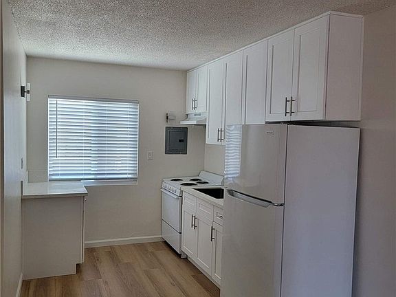 2nd image of 620 Illinois Ct APT 2