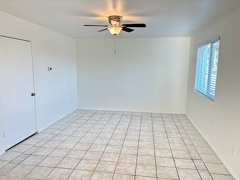 618 E Clarendon Ave #A — Photo 9