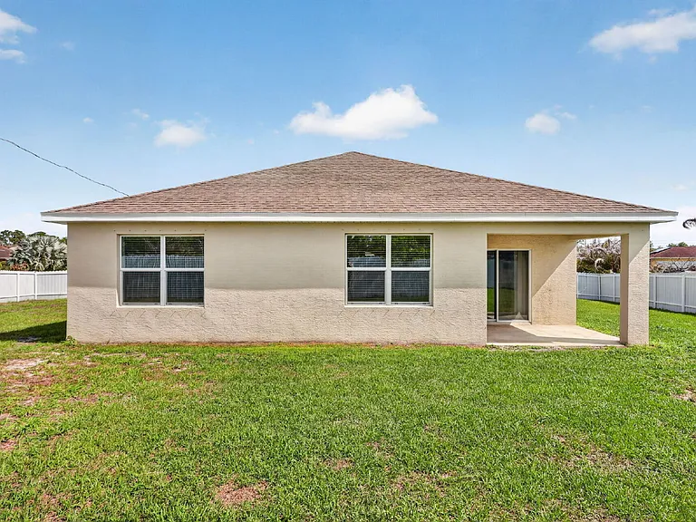 393 SW Tarra Ave — Photo 39