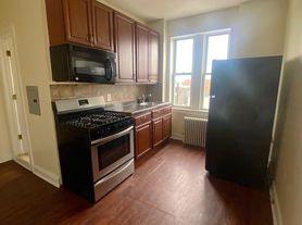 900 - OM-900 Central Avenue LLC, 13