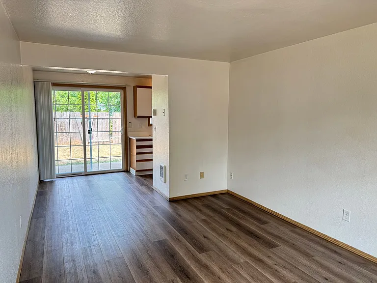 117 Lea Ave — Photo 4