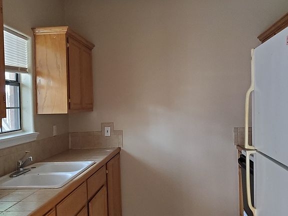 5th image of 749 Sonesta Dr #4