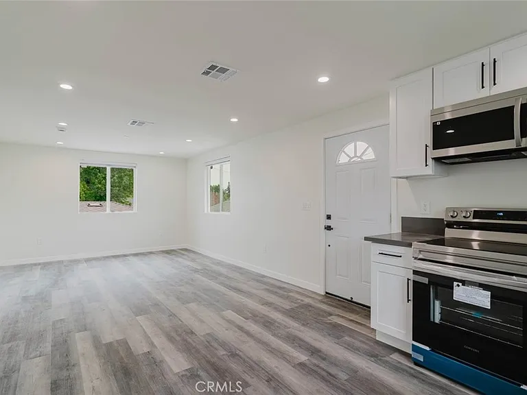 7732 Etiwanda Ave #1/2 — Photo 9