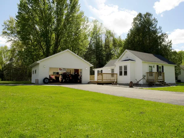 W7751 Elm St, Shiocton, WI 54170