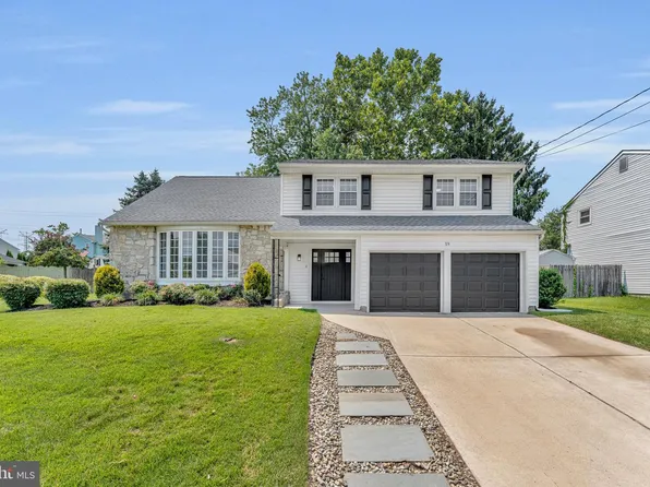 19 Kingsbridge Dr, Burlington, NJ 08016