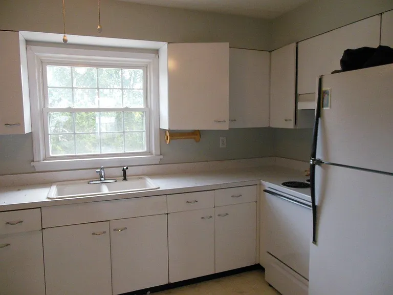 1932 Gardiner Ln #4 — Photo 5