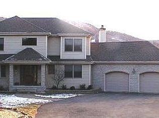 64 Mac Peek Rd, Vernon, NJ 07462