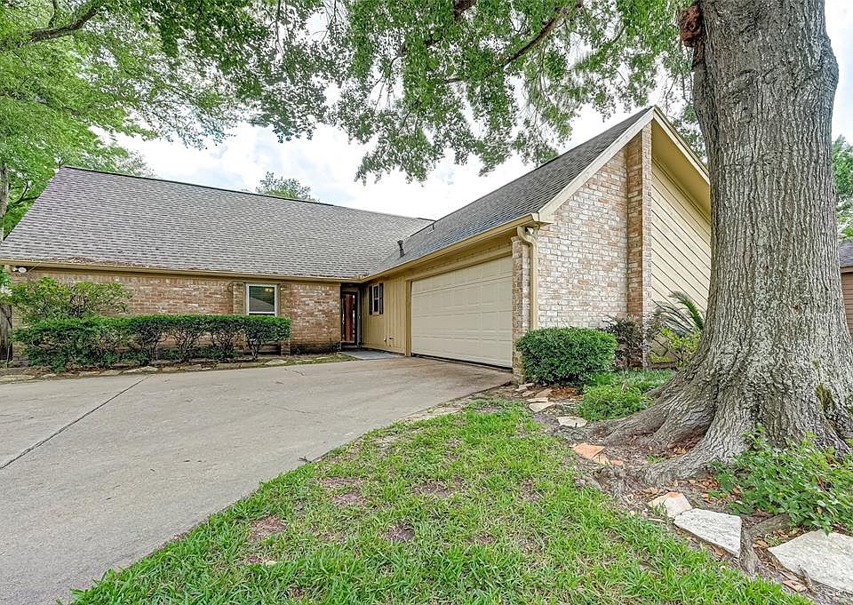 1st image of 15419 Forest Trails Dr