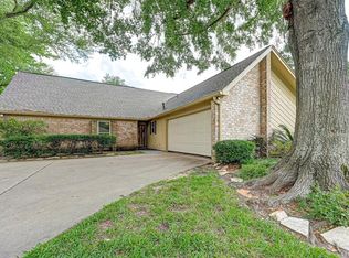 15419 Forest Trails Dr, Houston, TX 77095