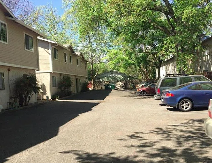 726 W 2nd Ave #C — Photo 10
