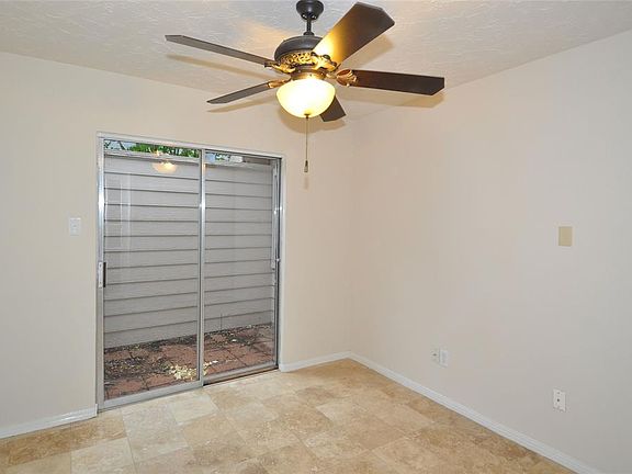 4th image of 4023 Meadowgold Ln