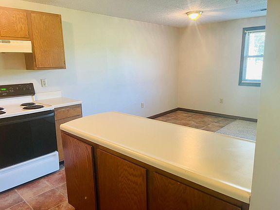 5th image of 810 Elmwood Dr #810