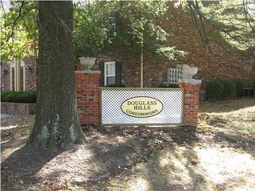 1st image of 100 Logsdon Ct