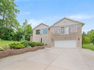 2105 Forest Hill Ave SE, Kentwood, MI 49546