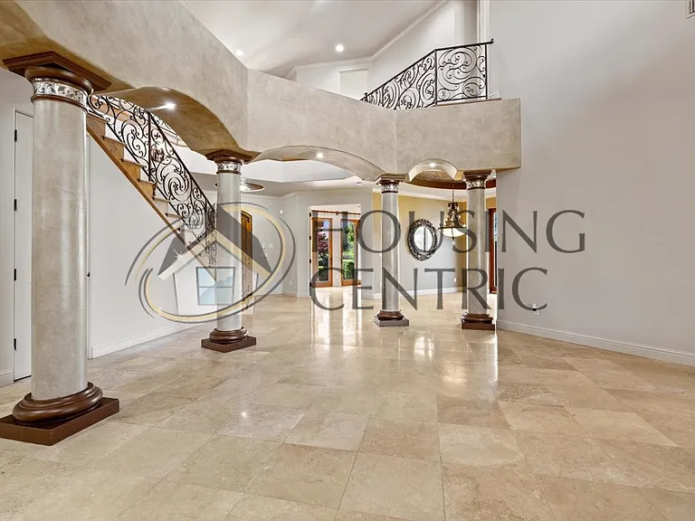 676 Glen Mady Way — Photo 20