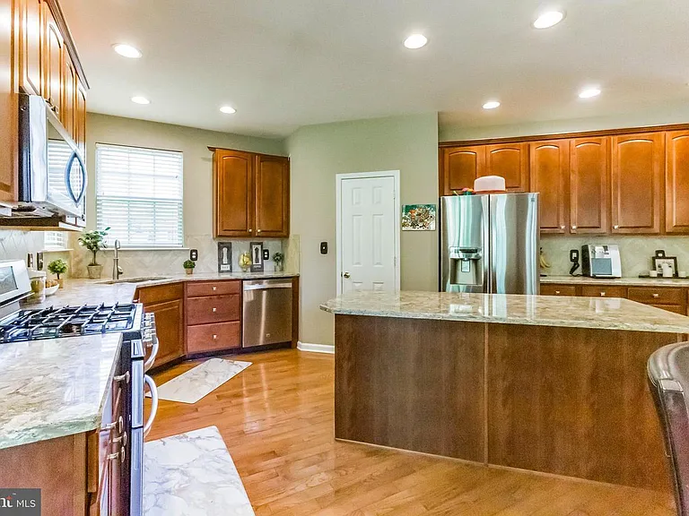 618 Sunderland Ave — Photo 7