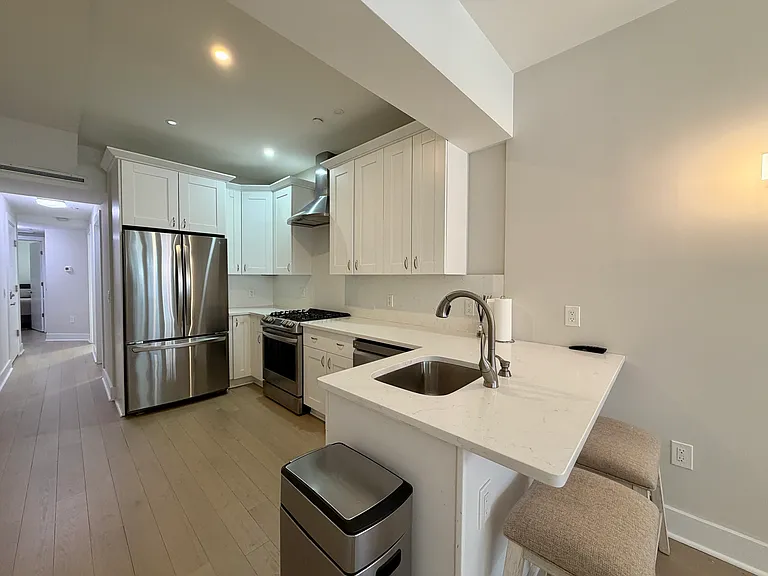 307 3rd St #1 — Photo 3