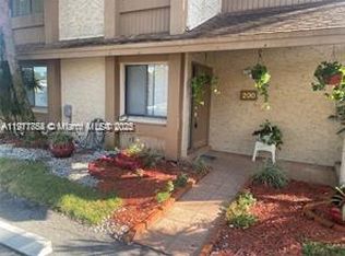 200 Wimbledon Lake Dr #200, Fort Lauderdale, FL 33324