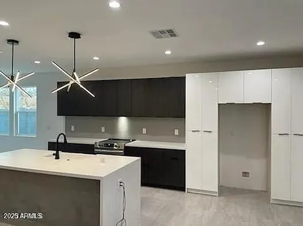 2826 N 28th Pl, Phoenix, AZ 85008