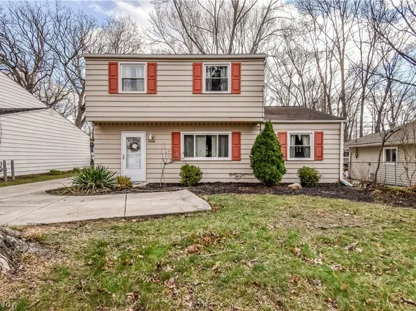 9925 Aldridge Dr, Columbia Station, OH 44028