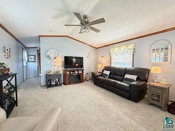 3rd image of 8 Balsam Way