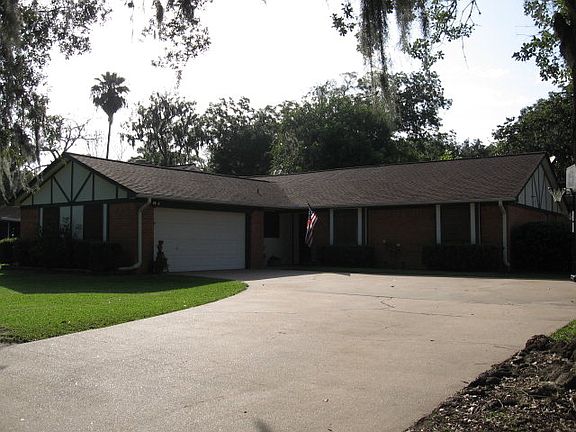 3rd image of 224 Forest Park Dr