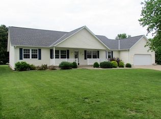 7 Pheasant Ln, Pittsfield, IL 62363