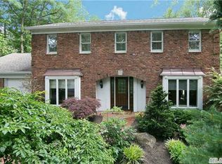 39 Granada Cir, Mount Sinai, NY 11766