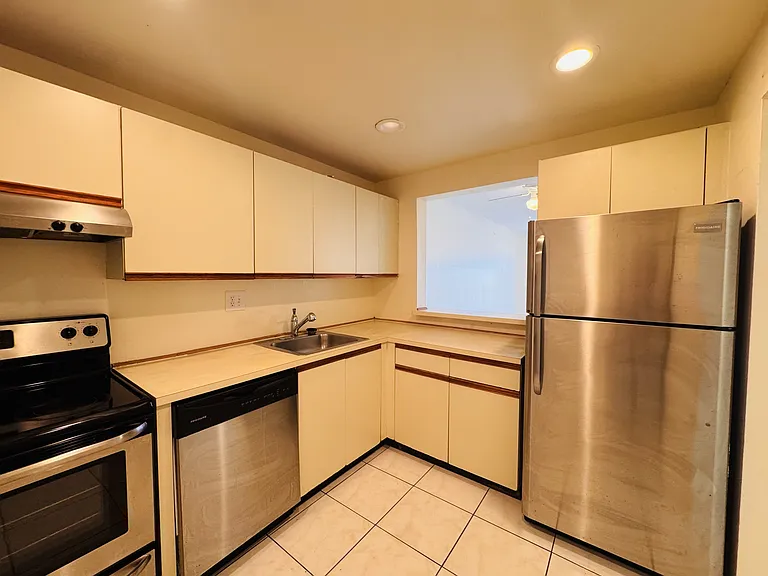 8025 Colony Cir S — Photo 22