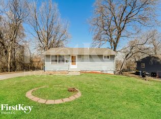 7704 E 48th St, Kansas City, MO 64129