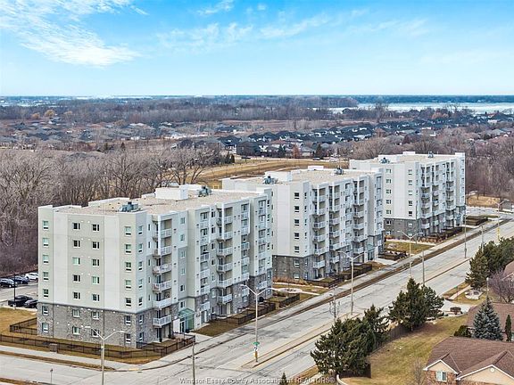 4th image of 1611 Banwell Rd #615
