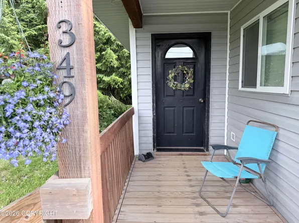 349 Lynnvue Dr, Haines, AK 99827