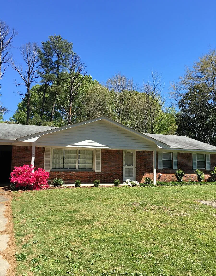 700 Persimmon Drive — Photo 1