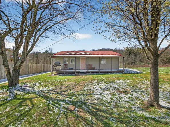 220 Pierce Ln, Monterey, TN 38574