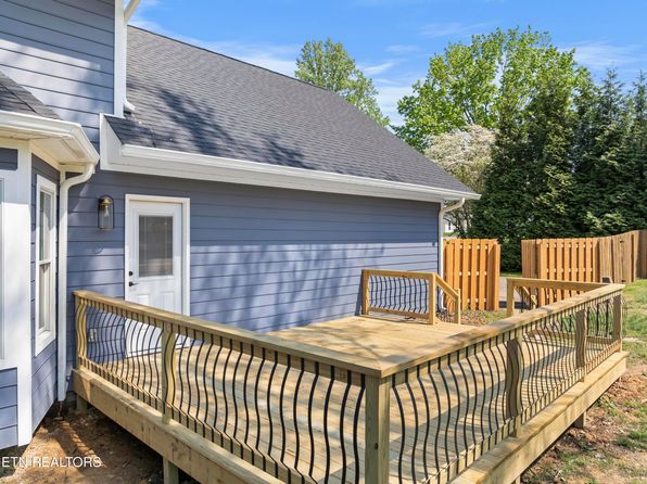 729 Woodchase Dr, Knoxville, TN 37934