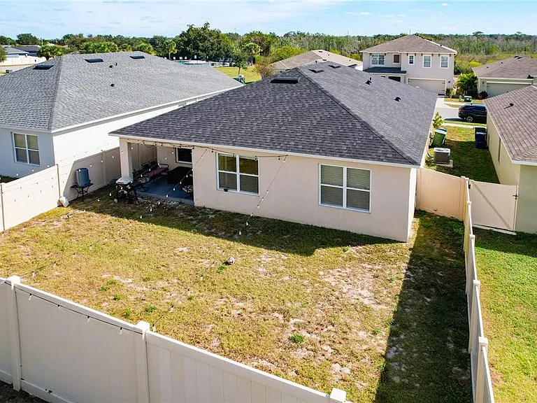 241 Meadowbrook Blvd — Photo 29