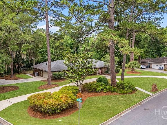 5th image of 301 Wellington Road