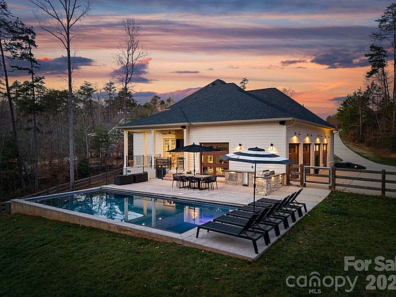 5th image of 3107 James Plantation Dr
