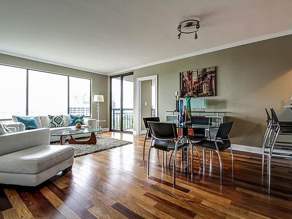 5th image of 3481 Lakeside Dr NE APT 1806