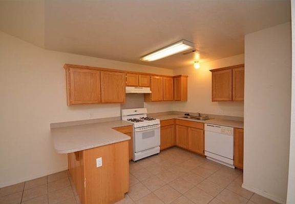 5th image of 2695 N Center St APT A