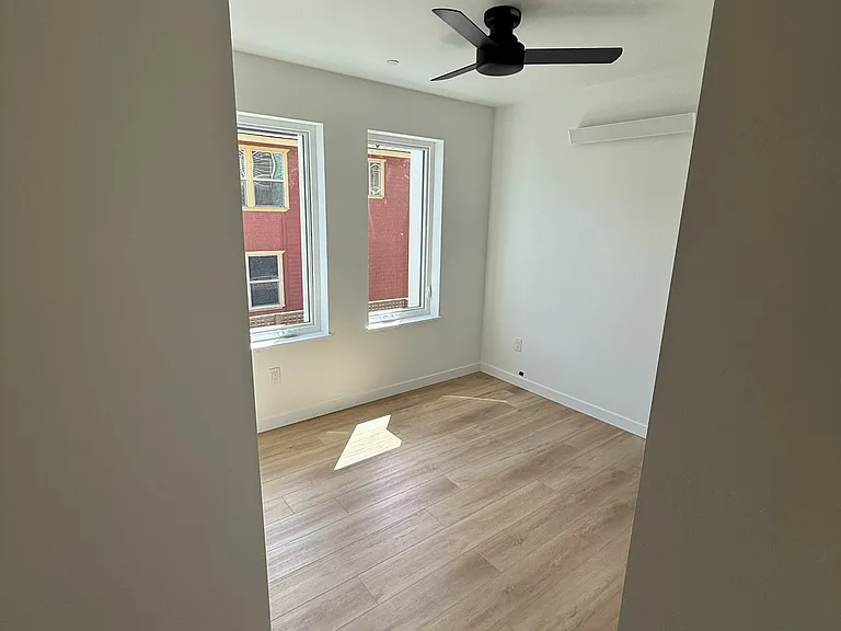 637 S River St #2 — Photo 10